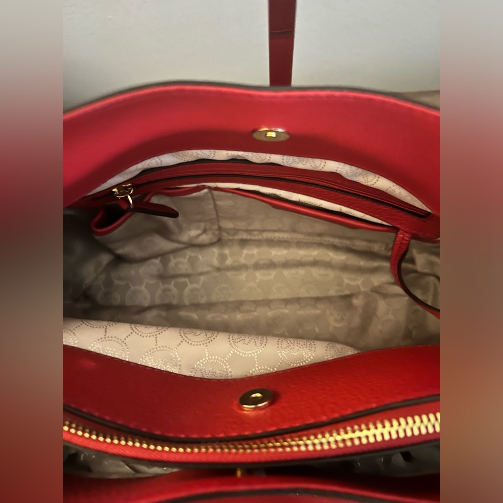 Michael Kors Bedford Satchel/Shoulder Bag - Picture 13 of 16